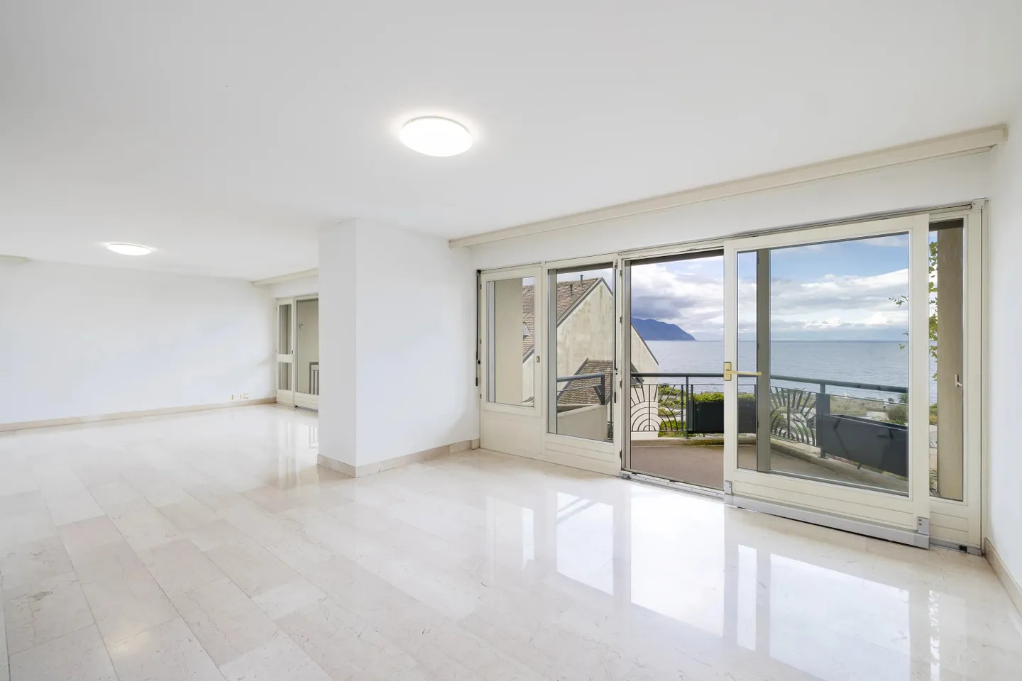 Magnificent 6.5-room apartment on the Quais de Villeneuve - Photo 8 of 10