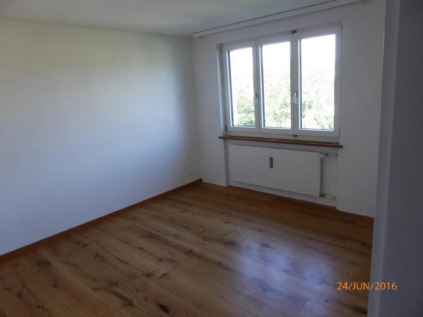 Appartement 2 pièces lumineux, ensoleillé et calme avec vue sur la verdure - Photo 2 sur 7