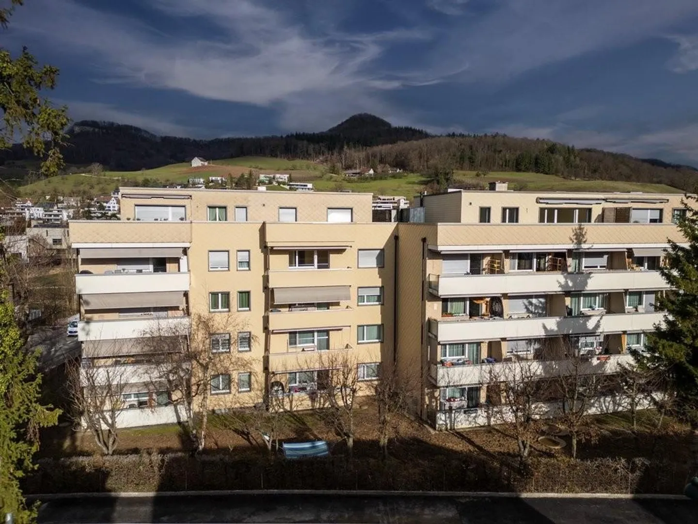 Spacious apartment in a central location directly at the train station - Photo 1 of 9