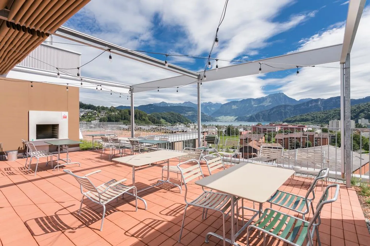 Vita moderna in un grattacielo in posizione privilegiata - Foto 9 di 11