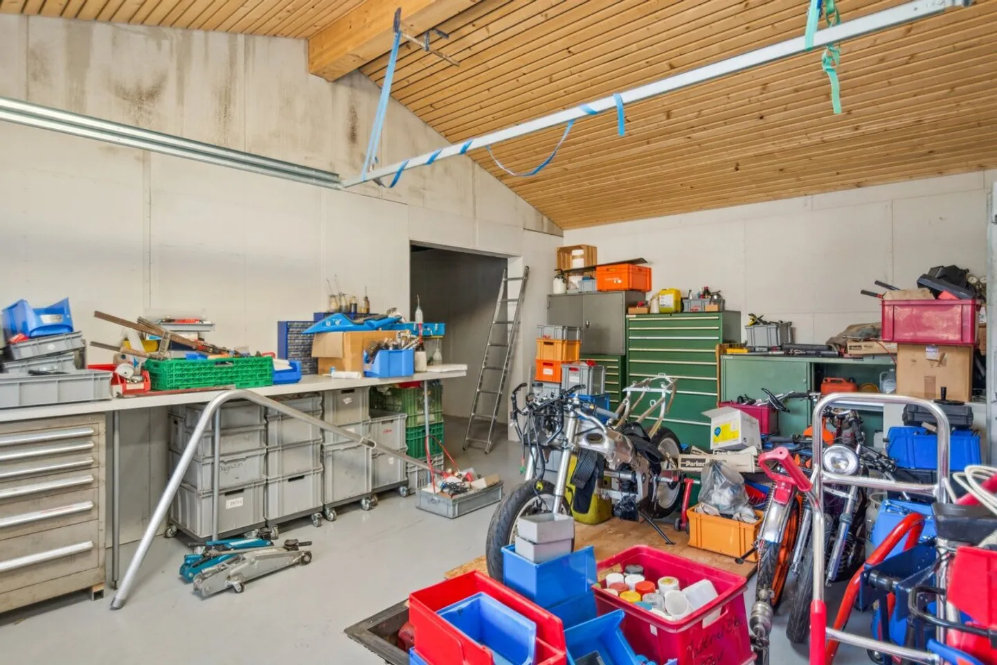 Excellente opportunité, maison à terminer, grand potentiel - Photo 6 sur 17