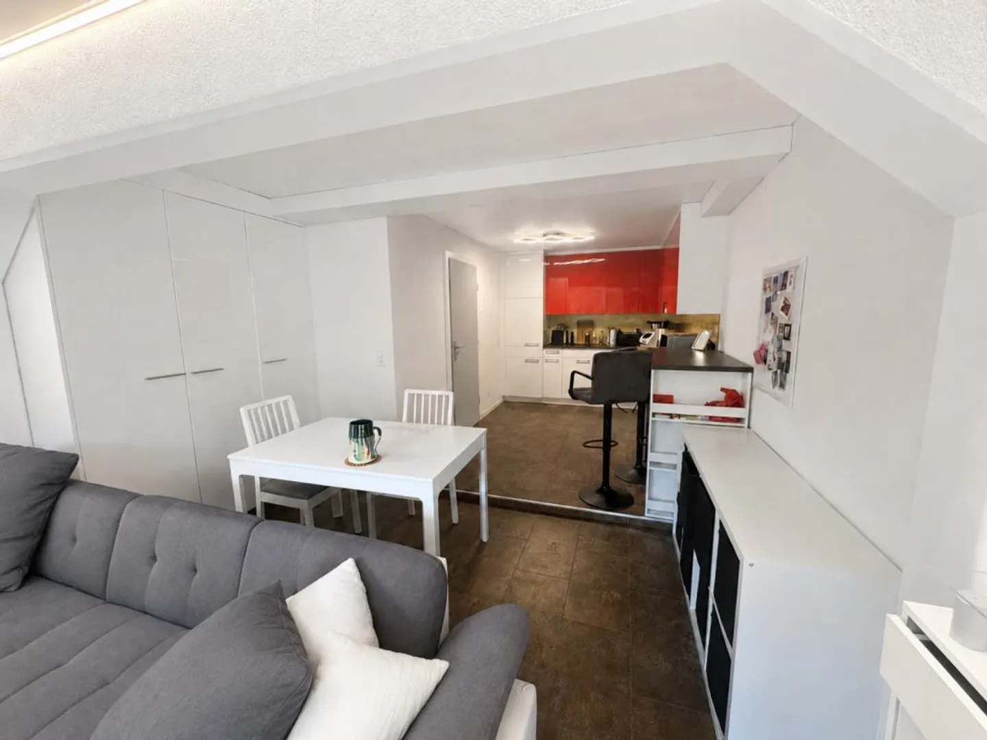 Appartement 2 pièces au calme avec terrasse - Photo 2 sur 10