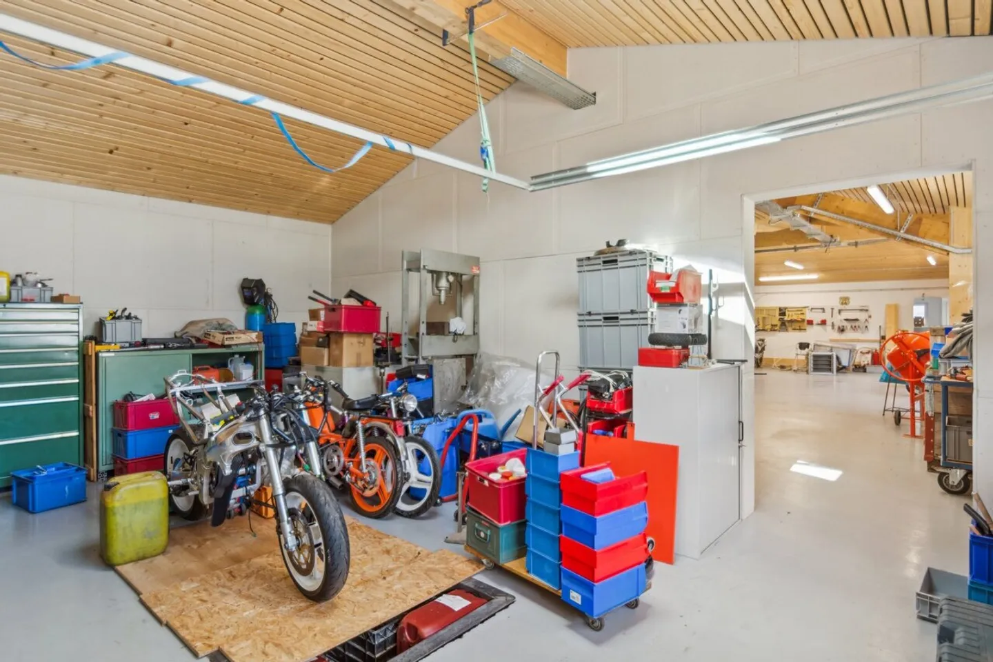 Excellente opportunité, maison à terminer, grand potentiel - Photo 7 sur 17