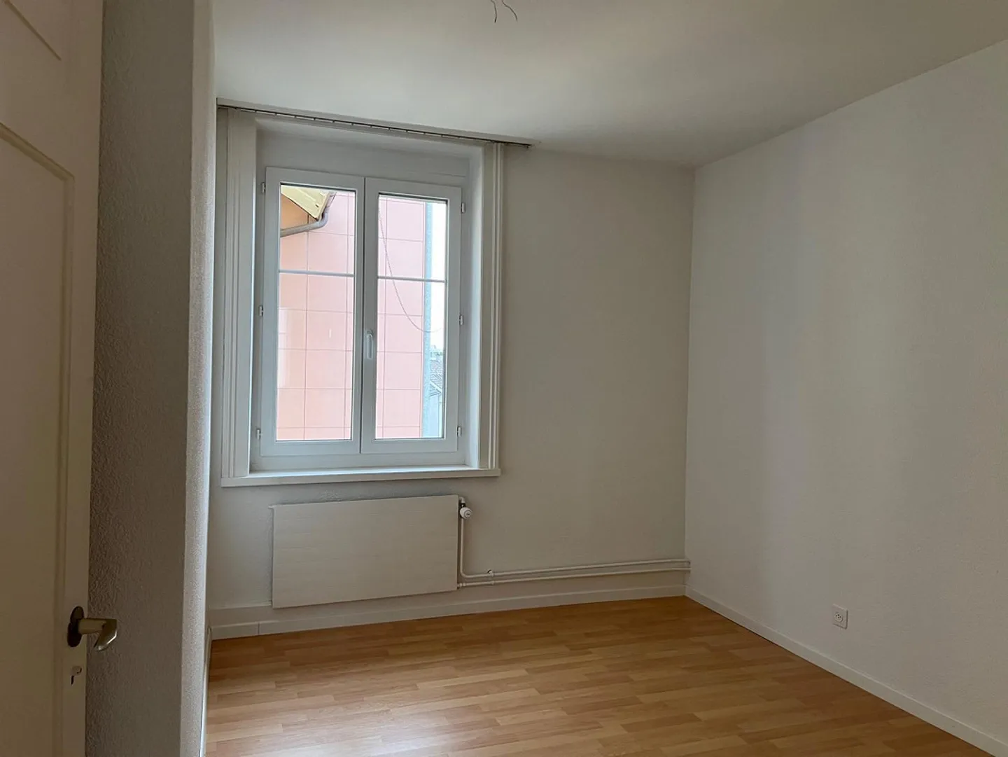 3.5-Room Apartment in a Convenient Location - Photo 5 of 8