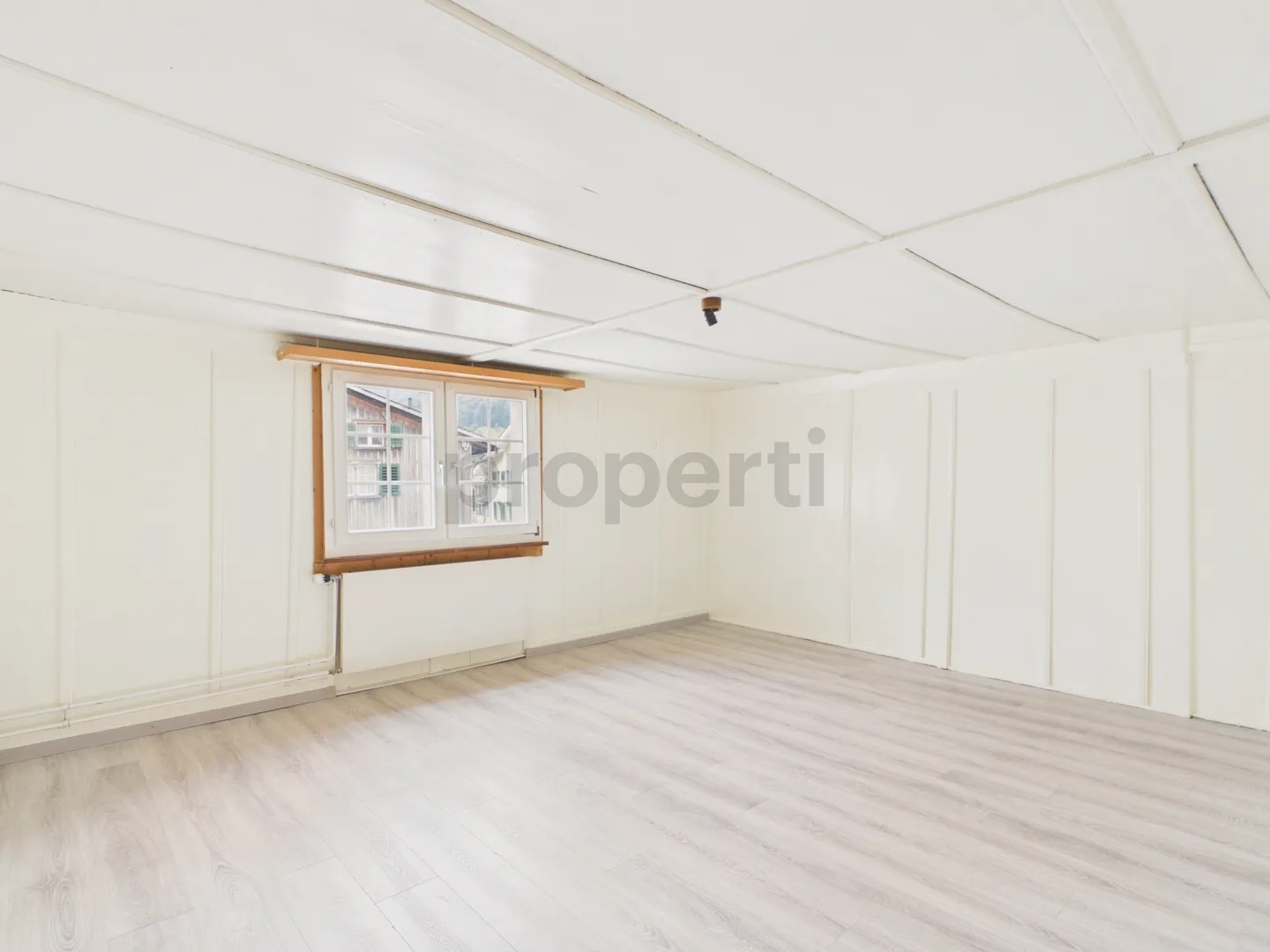 Charming Family Home in Glarus - Photo 2 of 9