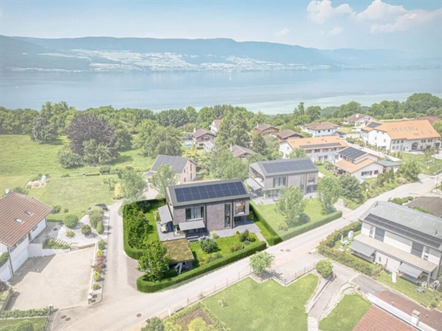 729 m² Building Land at Lake Neuchâtel - Photo 2 of 8