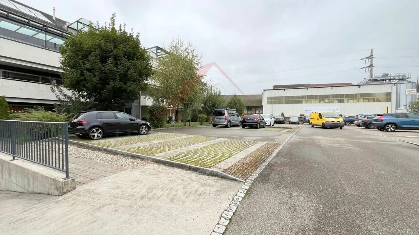 Opportunità rara a Courtételle: locale commerciale di 157 m² attrezzato, ideale per il benessere - Foto 15 di 17