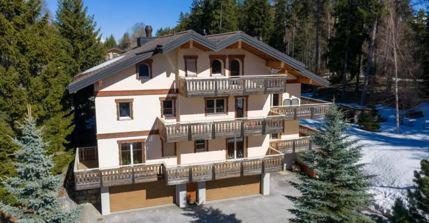 Gebäude mit drei Wohnungen am Golf von Crans-Montana - Foto 8 von 12