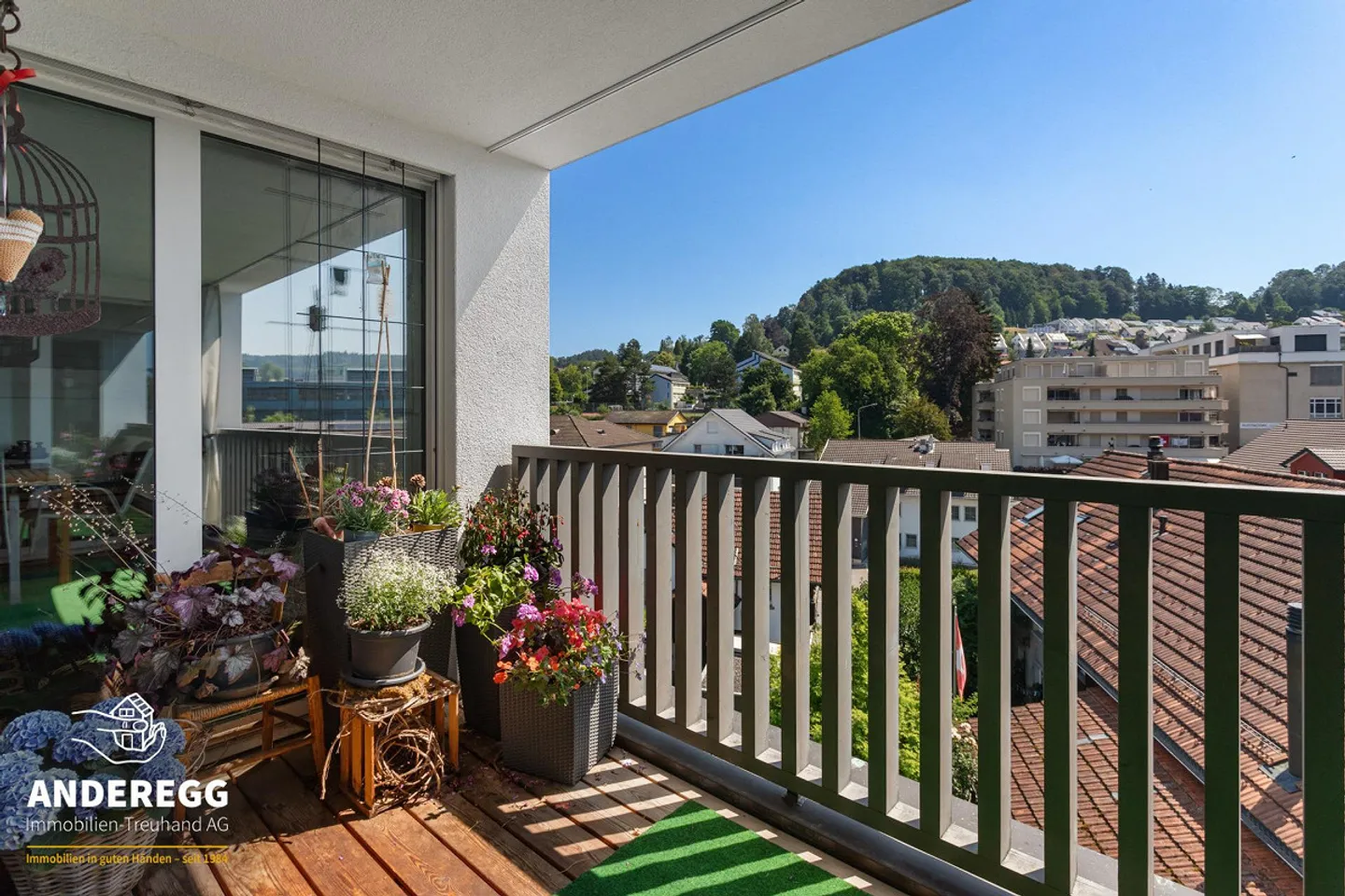 Appartement en penthouse neuf avec loggia - vivre au centre de Weisslingen - Photo 4 sur 13