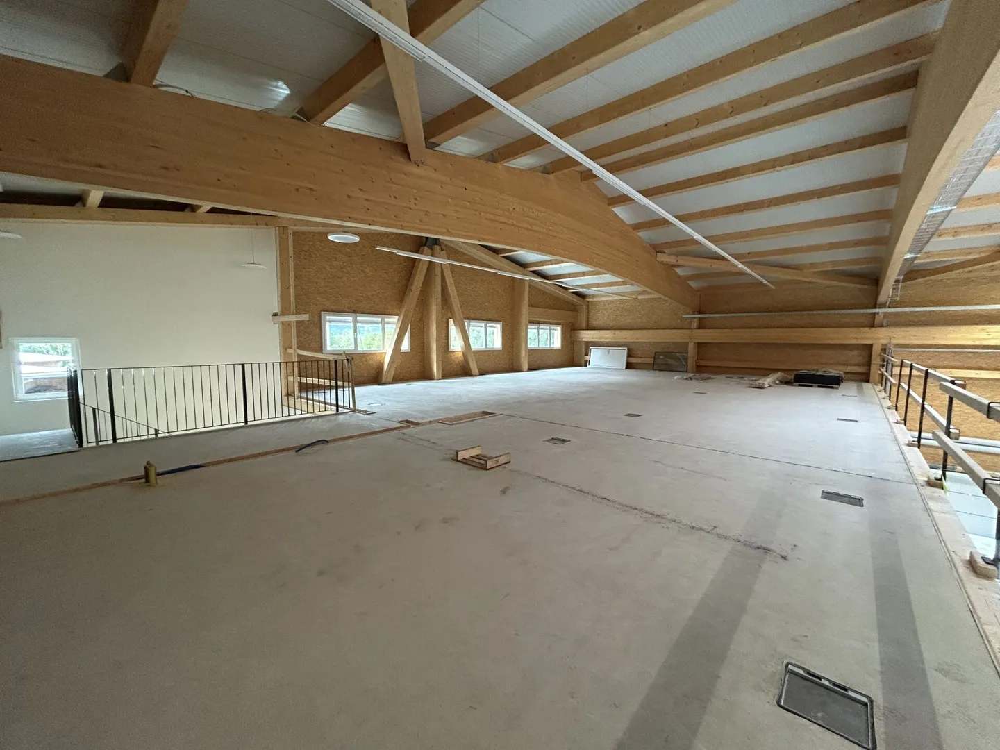 Loft Aschoren Flüelen - New spaces for office, fitness or yoga - Photo 1 of 2