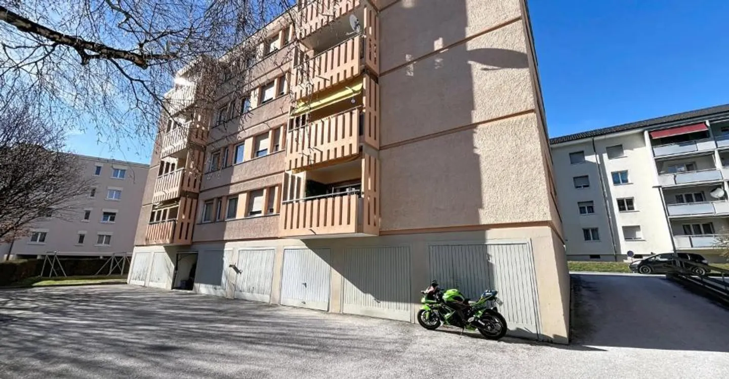 Geräumige 4-Zimmer-Wohnung von 110 m² mit Balkon und großem Potenzial in Sierre - Foto 1 von 11