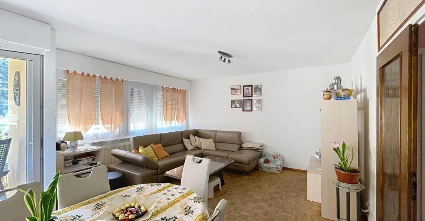 Geräumige 4-Zimmer-Wohnung von 110 m² mit Balkon und großem Potenzial in Sierre - Foto 3 von 11