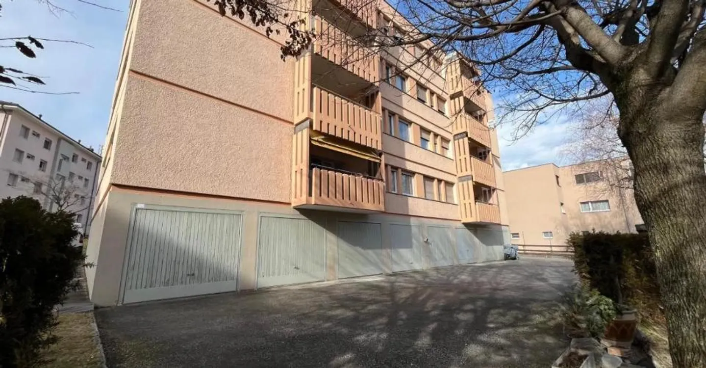 Geräumige 4-Zimmer-Wohnung von 110 m² mit Balkon und großem Potenzial in Sierre - Foto 5 von 11