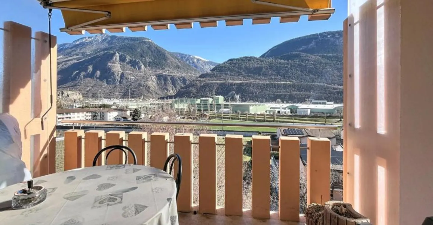 Geräumige 4-Zimmer-Wohnung von 110 m² mit Balkon und großem Potenzial in Sierre - Foto 6 von 11