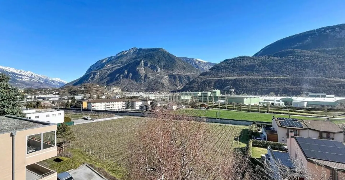 Geräumige 4-Zimmer-Wohnung von 110 m² mit Balkon und großem Potenzial in Sierre - Foto 7 von 11