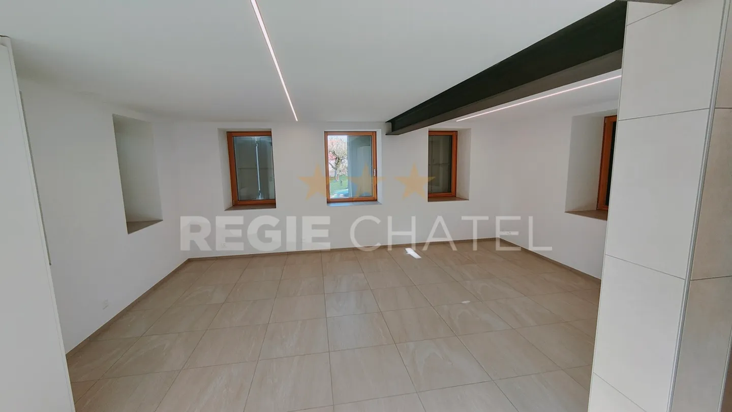 Appartamento duplex di 4 stanze al piano terra - Foto 3 di 20