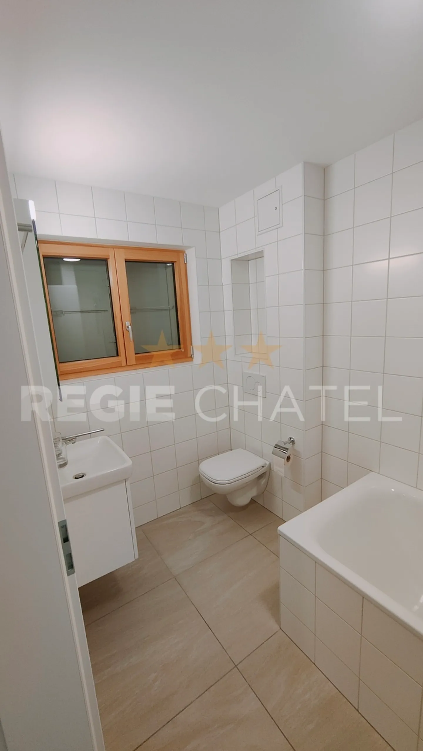 Appartamento duplex di 4 stanze al piano terra - Foto 4 di 20