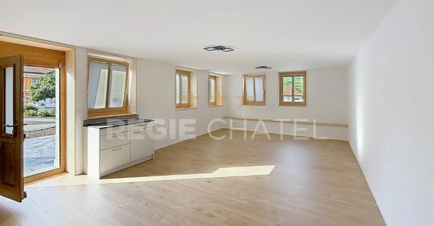 Charmant appartement de 2,5 pièces au coeur du village - Foto 3 von 7