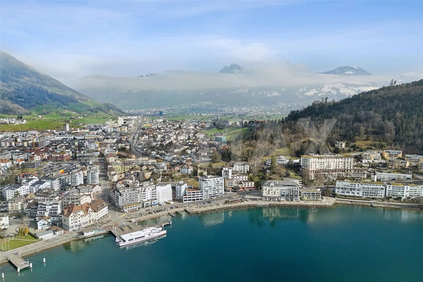 Appartement exclusif de 3,5 pièces au bord du lac de Lucerne - Première location après rénovation complète, Brunnen SZ - Photo 13 sur 13