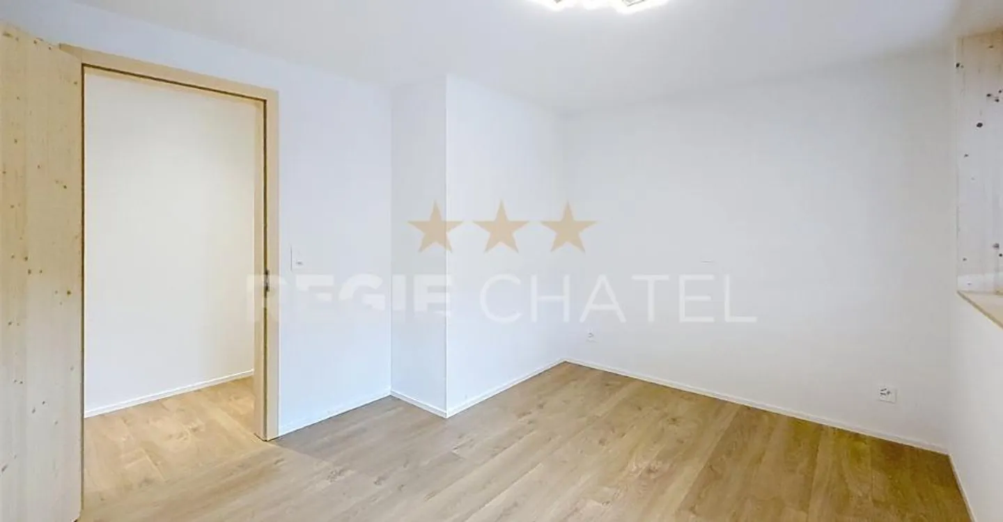 Charmant appartement de 2,5 pièces au coeur du village - Foto 6 von 7