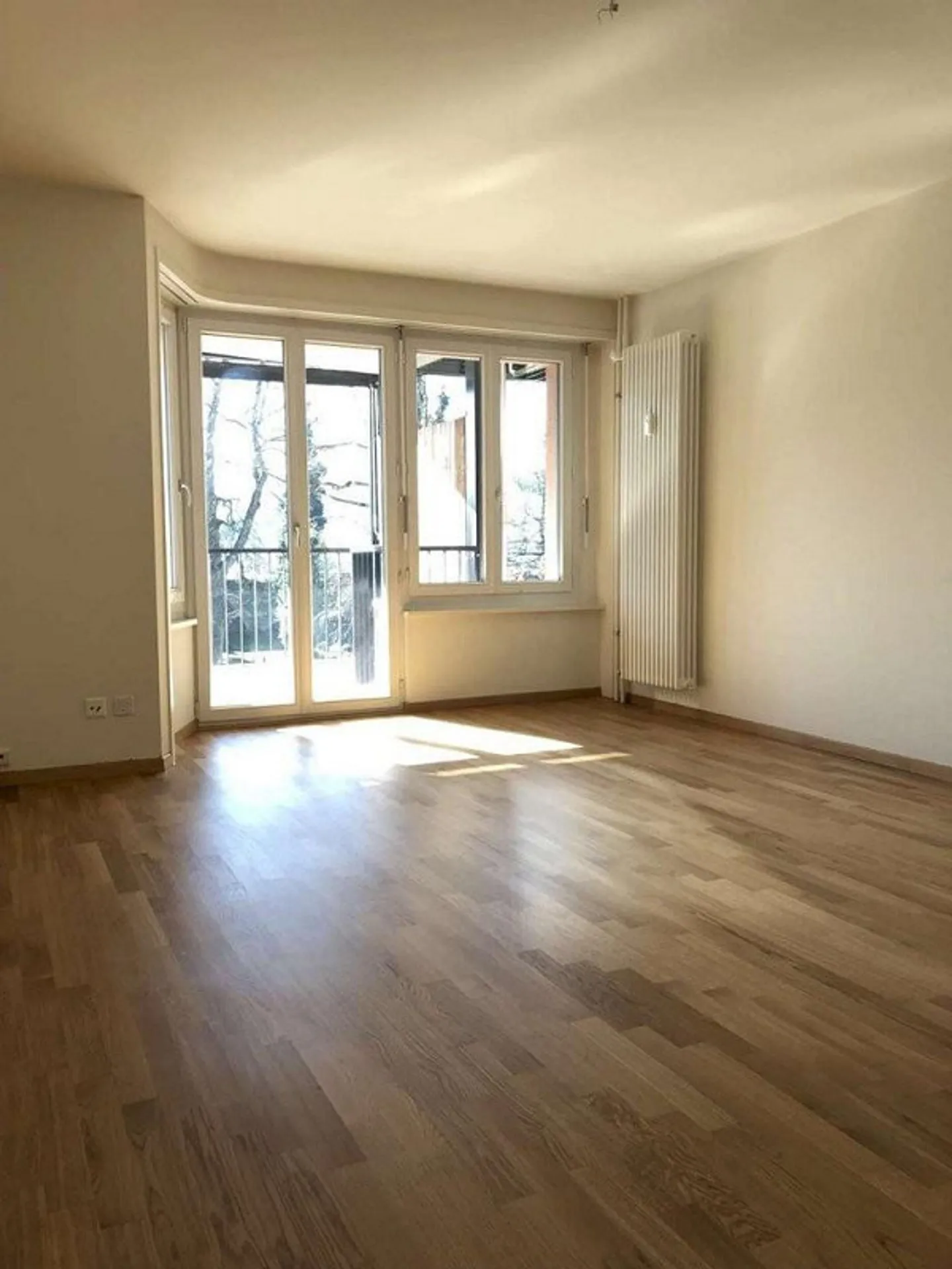 Vita centrale con ampio parco privato - Foto 4 di 7