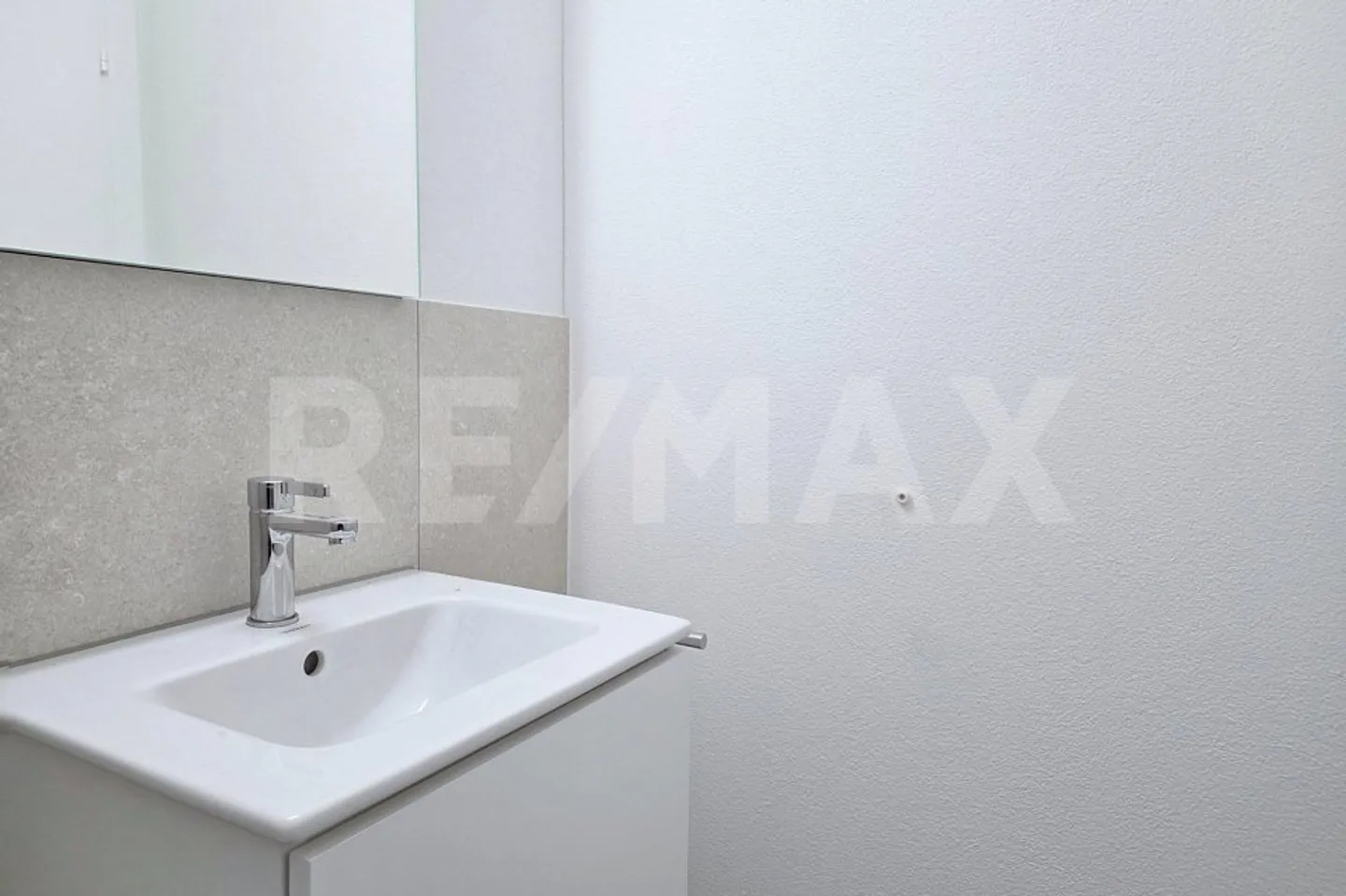 Appartement exclusif de 3,5 pièces au bord du lac de Lucerne - Première location après rénovation complète, Brunnen SZ - Photo 6 sur 13