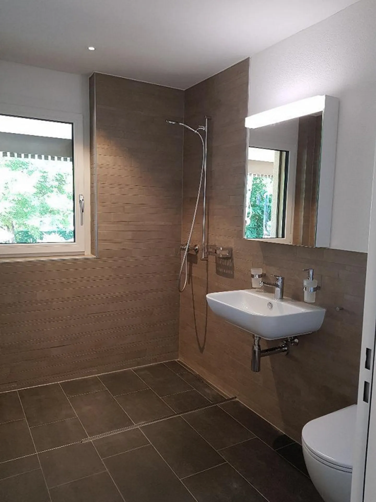 Modern 2.5-room apartment with large garden terrace - Photo 6 of 8