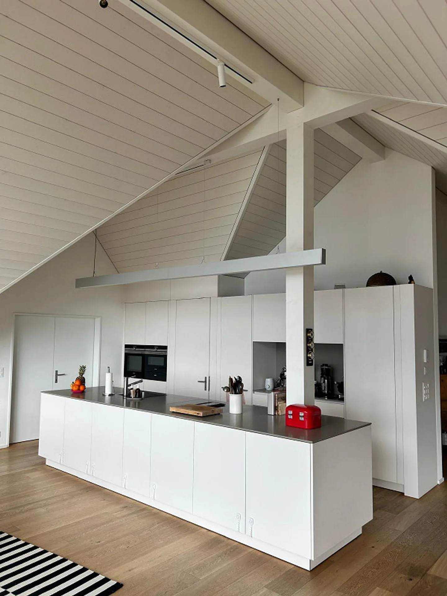 Unique Opportunity - 5.5 Room Penthouse with Lake View - Photo 2 of 9