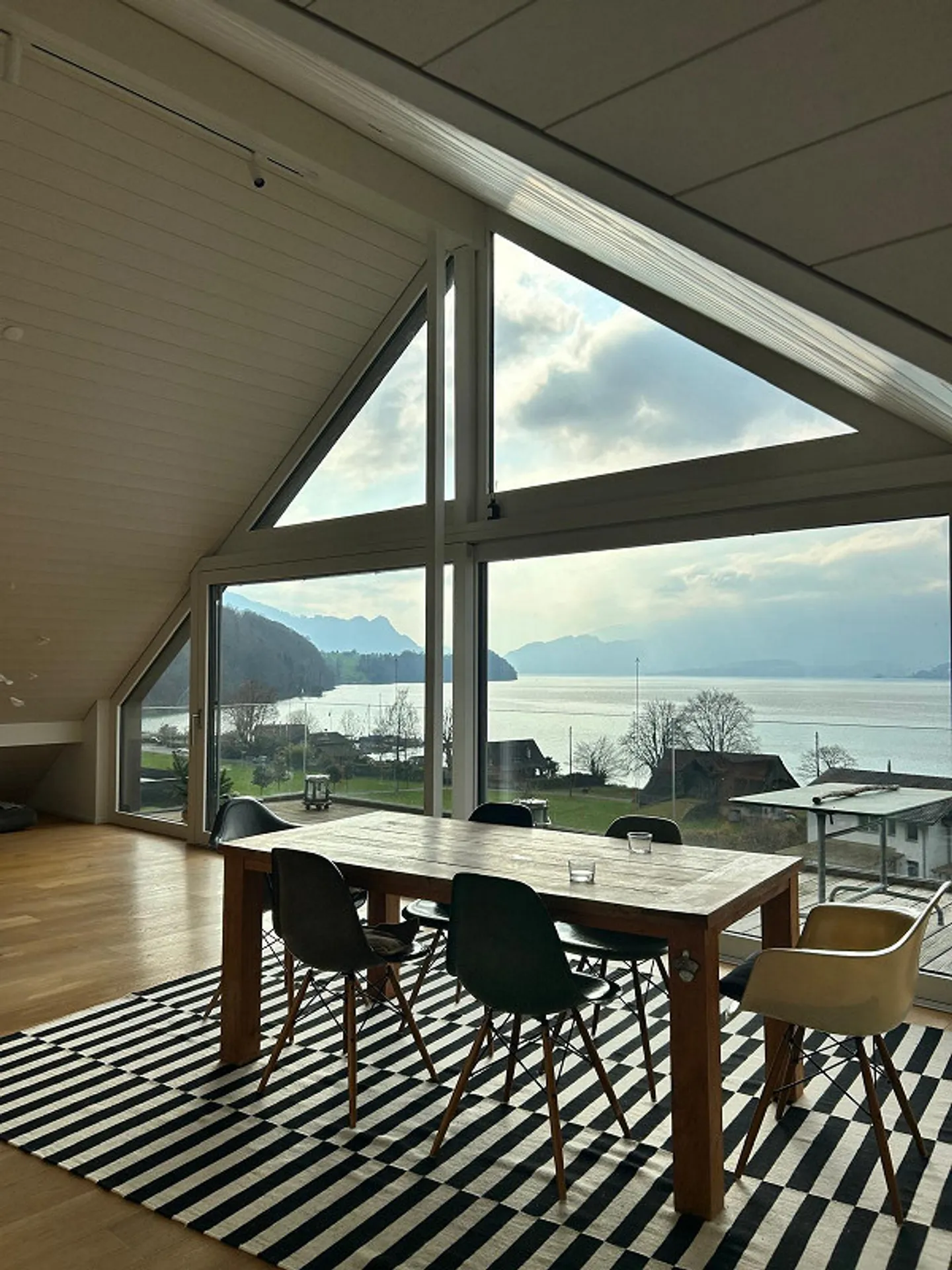 Unique Opportunity - 5.5 Room Penthouse with Lake View - Photo 5 of 9