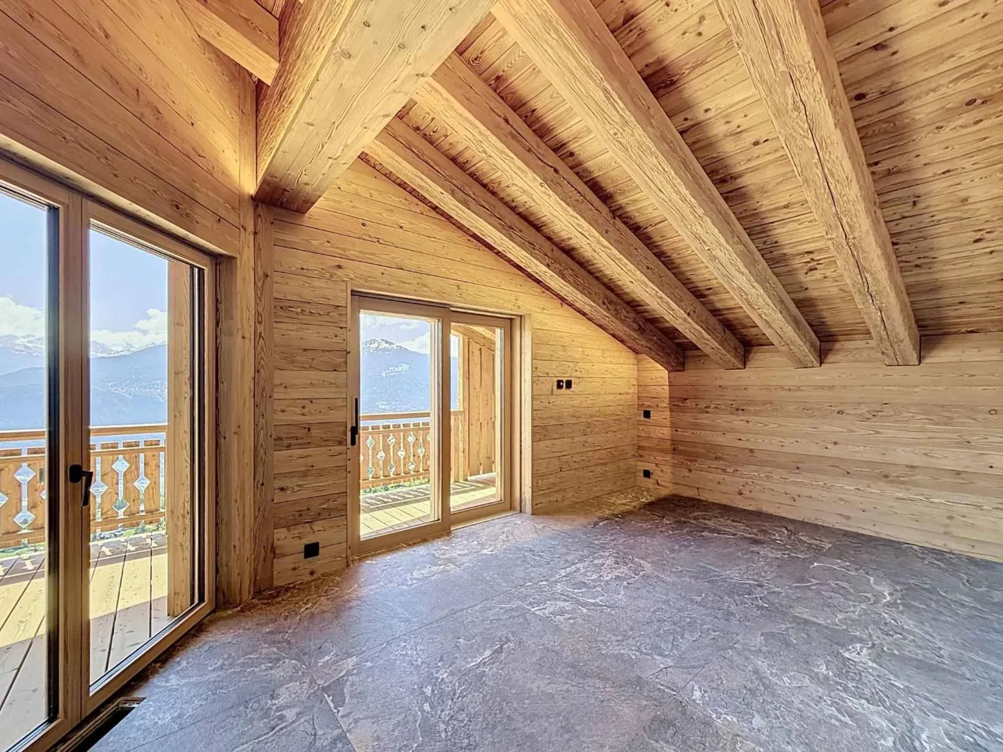 VERY RARE - MAGNIFICENT PENTHOUSE WITH PANORAMIC VIEW - NEW - Photo 8 of 13