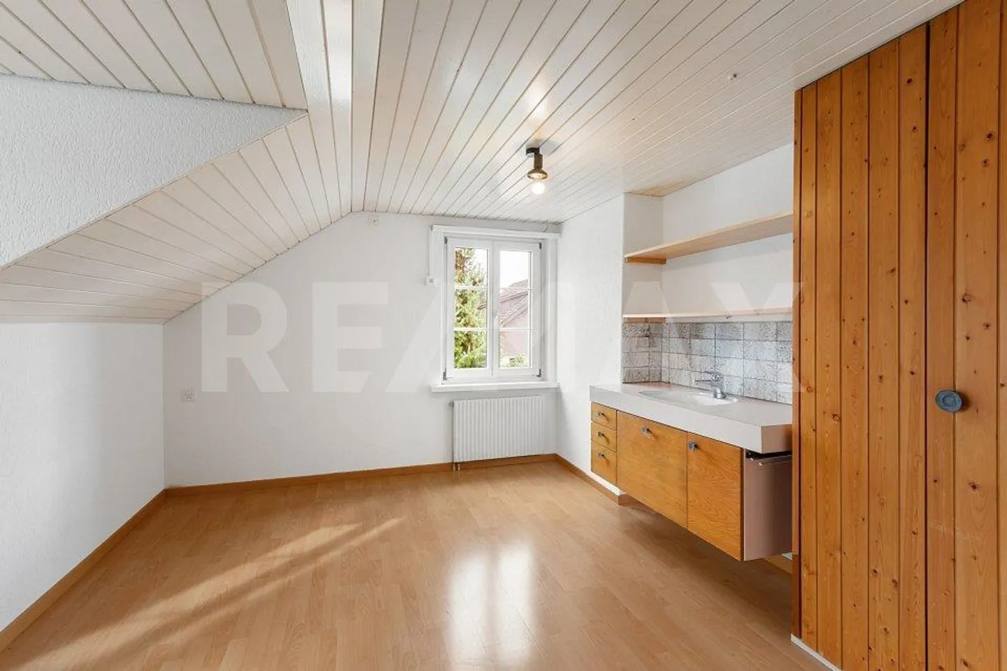 Casa di 3 famiglie affittata con fienile e potenziale di espansione - Foto 7 di 13