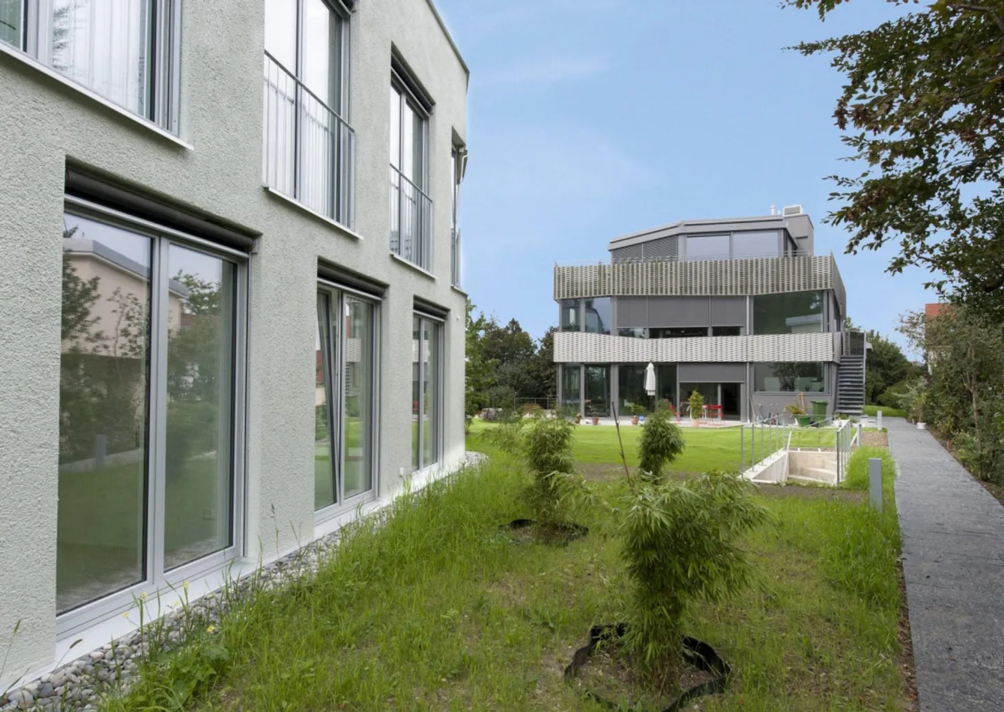 Appartamento duplex moderno e unico con area giardino - Foto 1 di 13