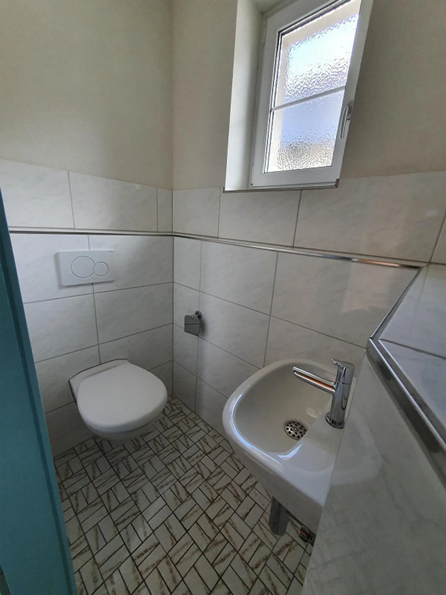 Corner House with Large Gastro Kitchen for Rent - Photo 8 of 17