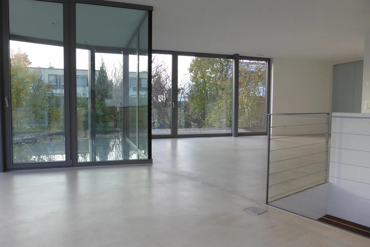 Appartamento duplex moderno e unico con area giardino - Foto 8 di 13