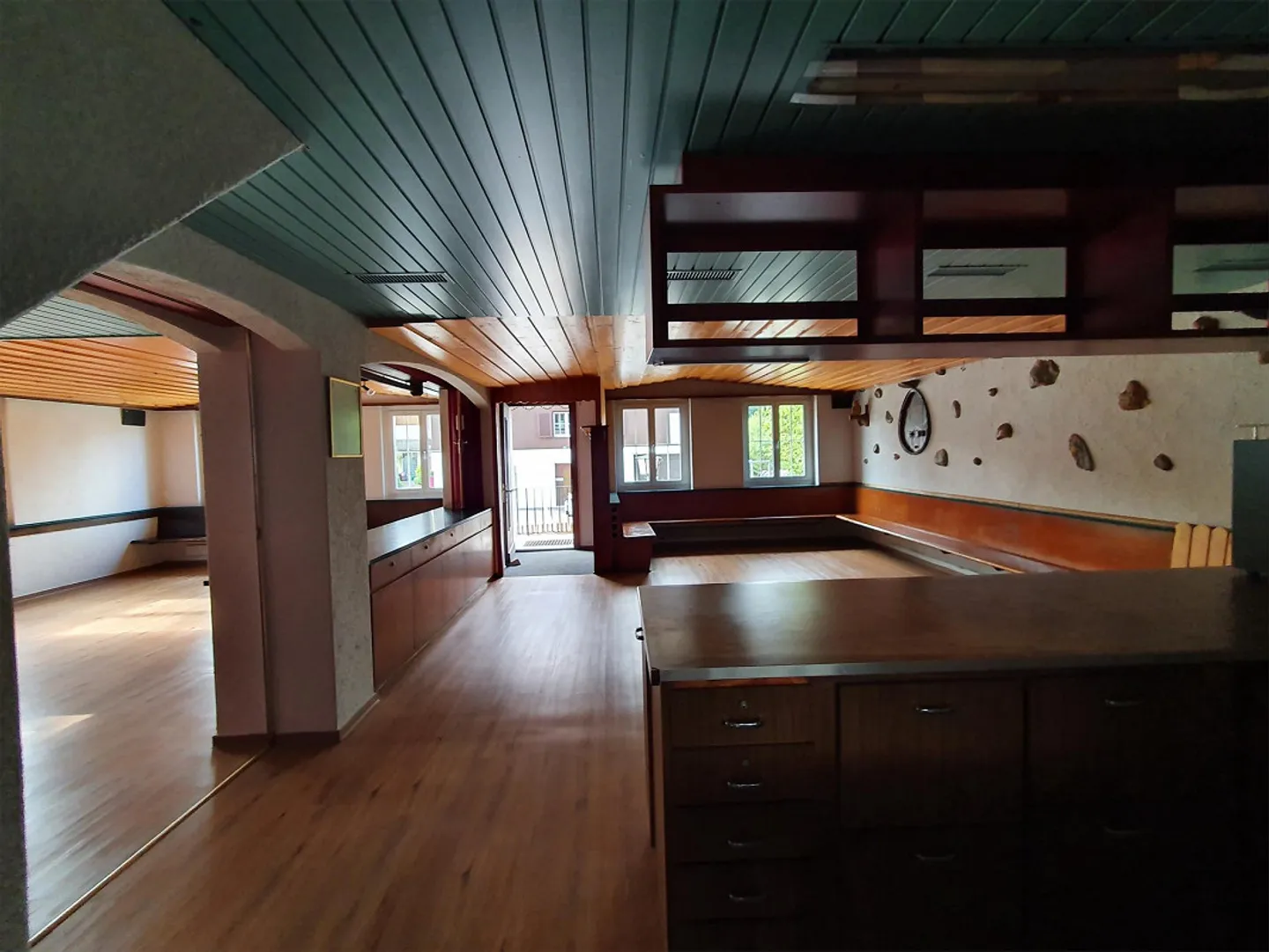 Corner House with Large Gastro Kitchen for Rent - Photo 6 of 17