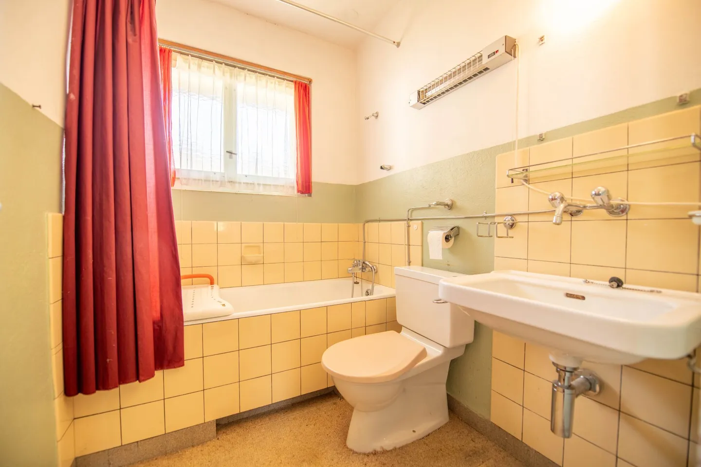 Affascinante casa a schiera con giardino e molto potenziale - Foto 10 di 19