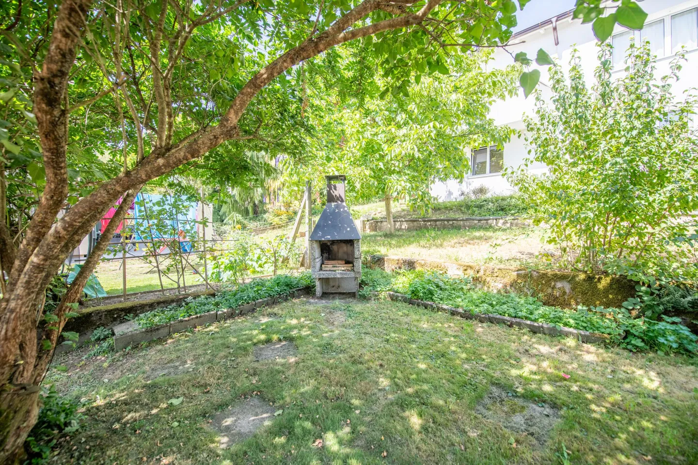 Affascinante casa a schiera con giardino e molto potenziale - Foto 12 di 19