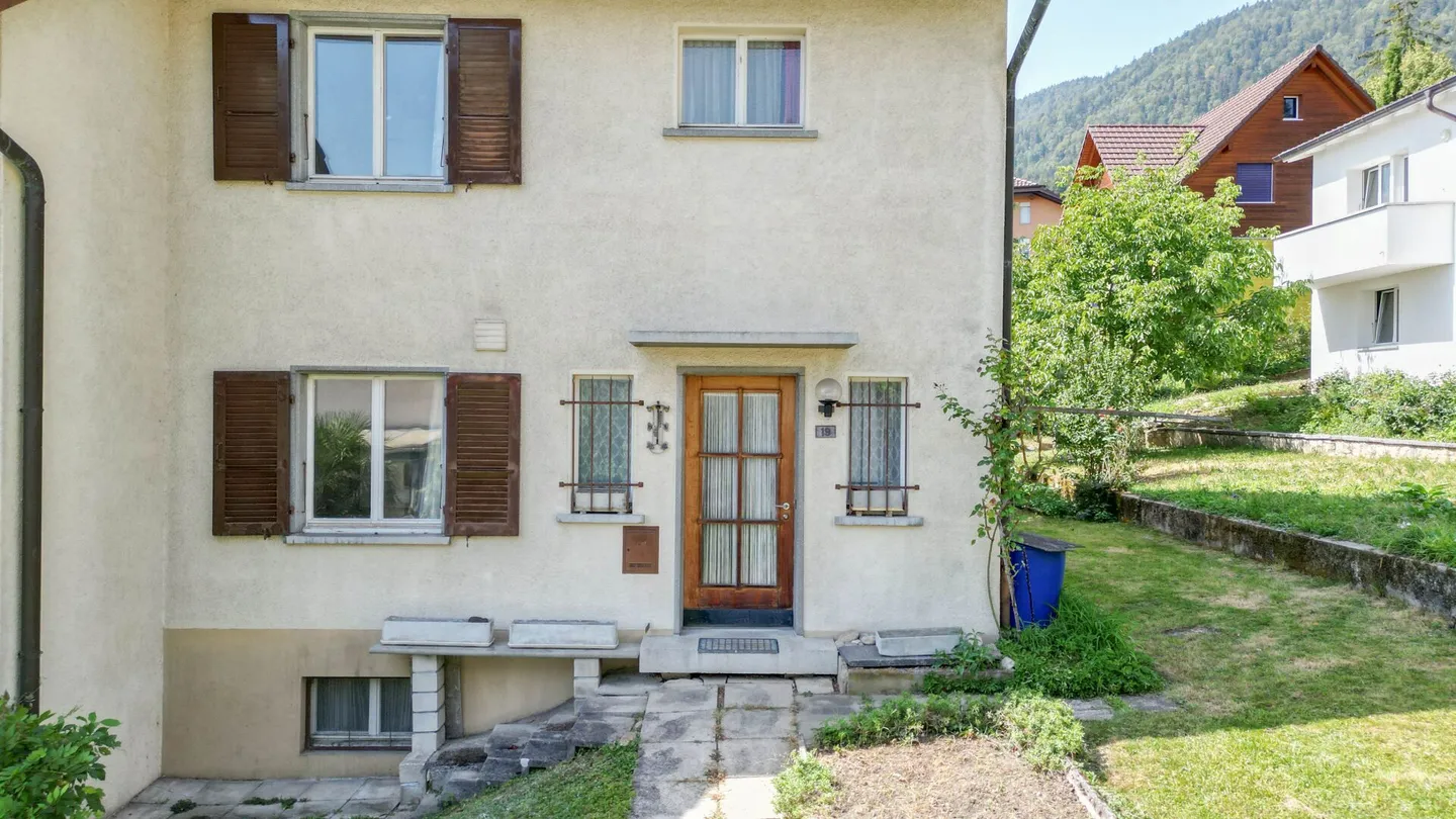 Affascinante casa a schiera con giardino e molto potenziale - Foto 16 di 19