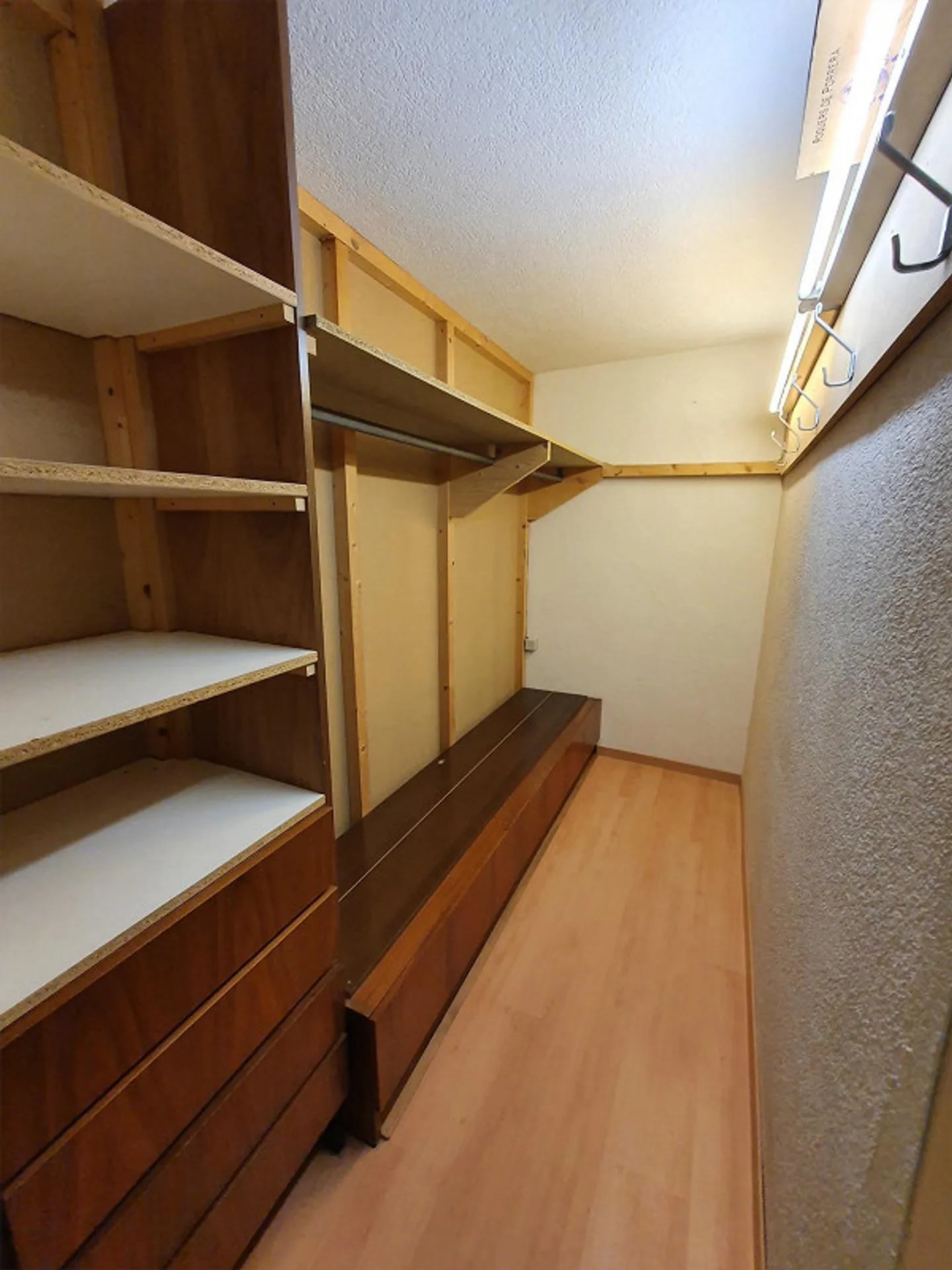 Corner House with Large Gastro Kitchen for Rent - Photo 16 of 17