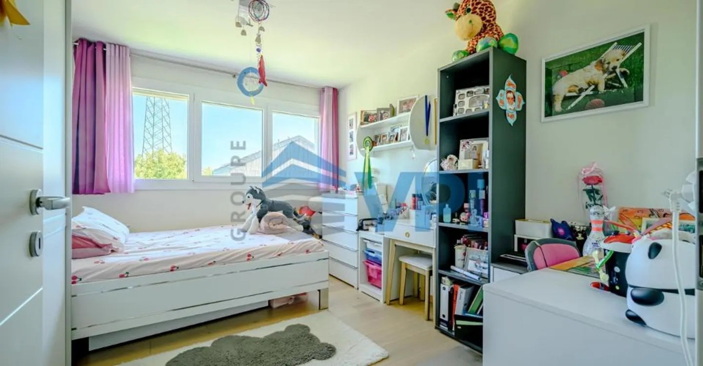 Magnifica villa indipendente di 6,5 locali con piscina - Foto 7 di 12