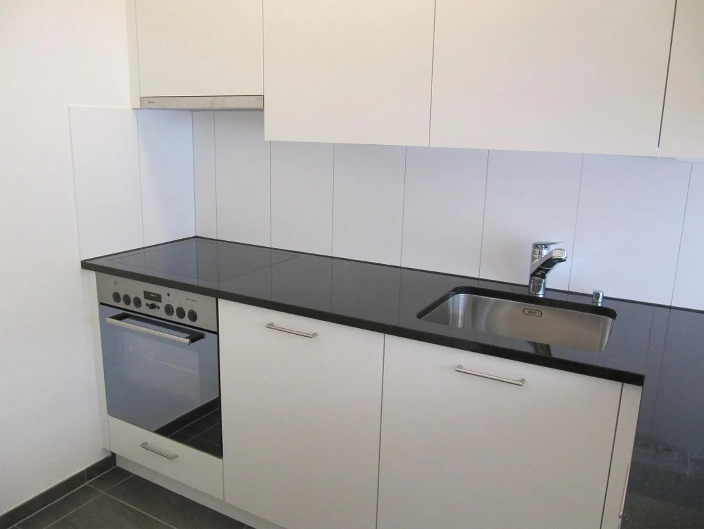 Appartamento centrale di 2,5 stanze con balcone - Foto 3 di 8