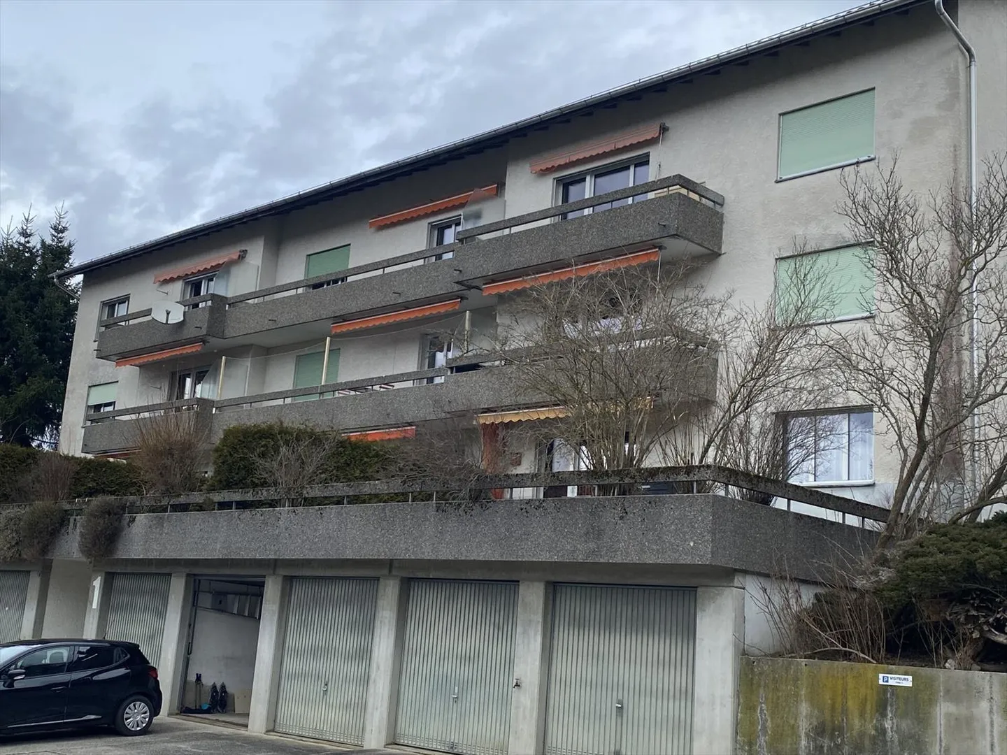 Appartement avec balcon et 4.5 pièces - Photo 1 sur 10