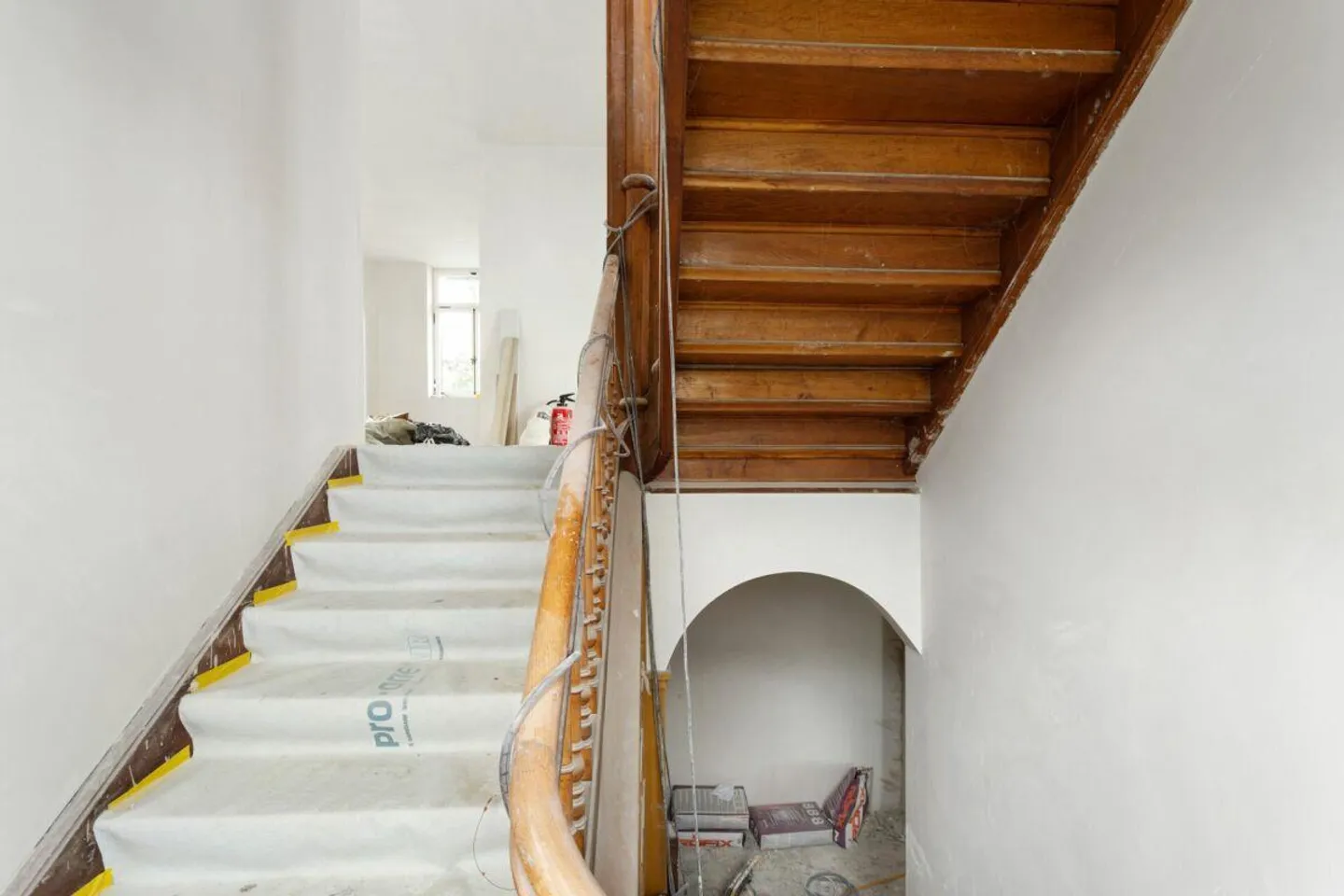 Villa entièrement rénovée dans un emplacement central avec vue sur le lac - Photo 2 sur 16