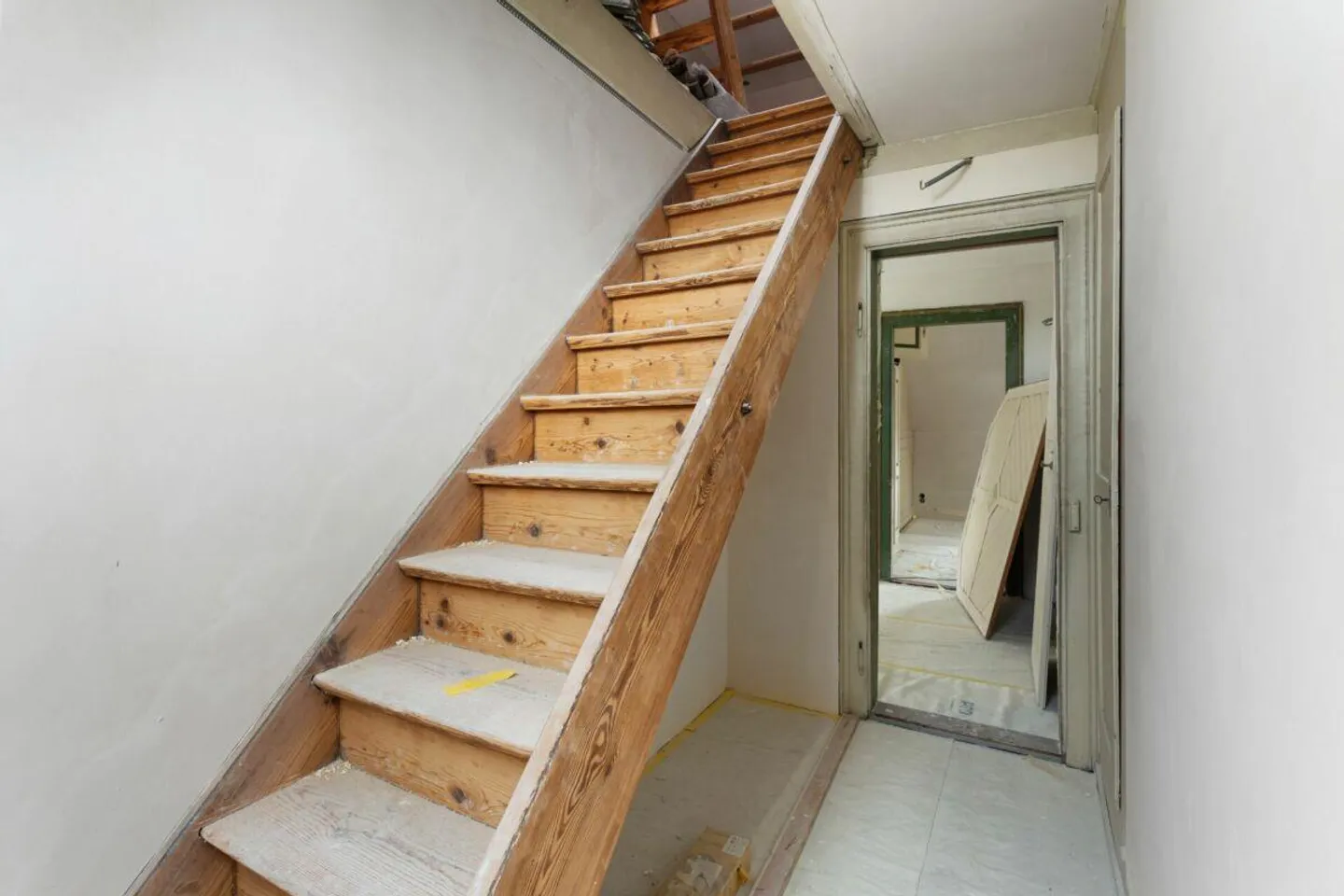 Villa entièrement rénovée dans un emplacement central avec vue sur le lac - Photo 4 sur 16
