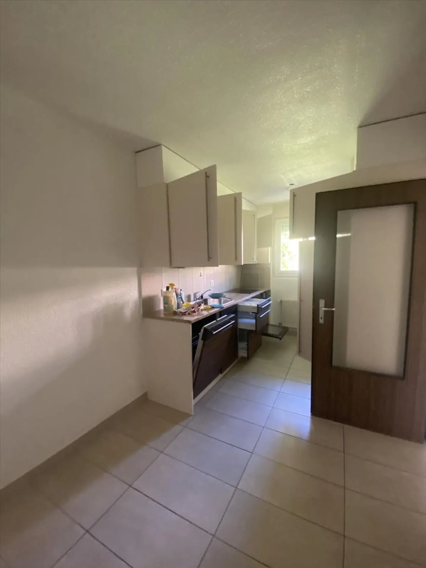 Appartement avec balcon et 4.5 pièces - Photo 4 sur 10