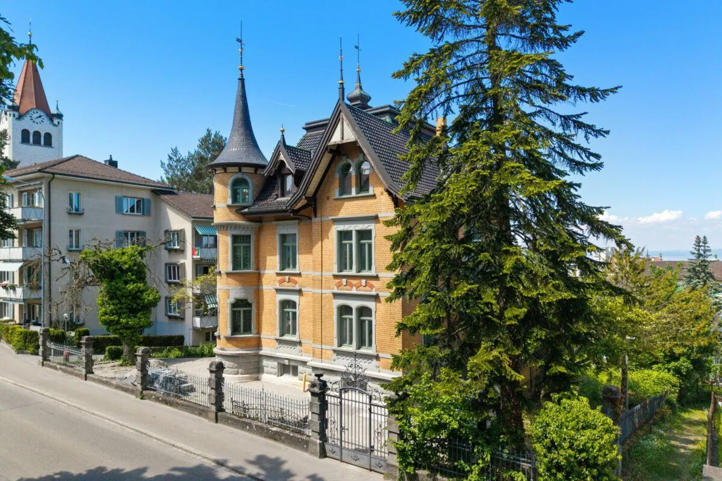 Villa entièrement rénovée dans un emplacement central avec vue sur le lac - Photo 14 sur 16