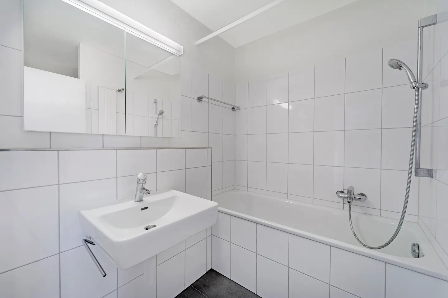 Apartment in a friendly neighborhood of Fribourg - Photo 5 of 7