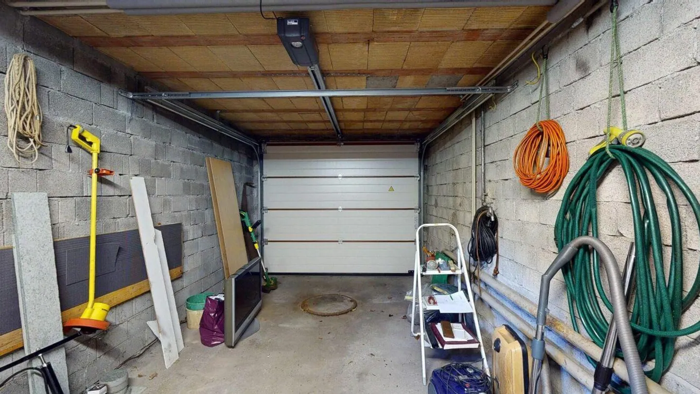 Casa unifamiliare accogliente con molto spazio e zona residenziale tranquilla - Foto 13 di 19