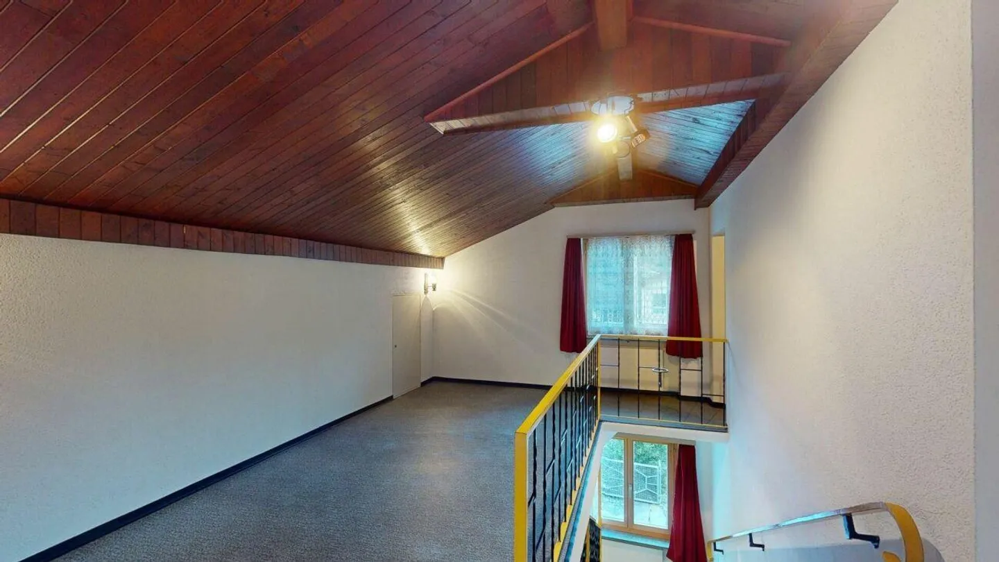 Casa unifamiliare accogliente con molto spazio e zona residenziale tranquilla - Foto 10 di 19