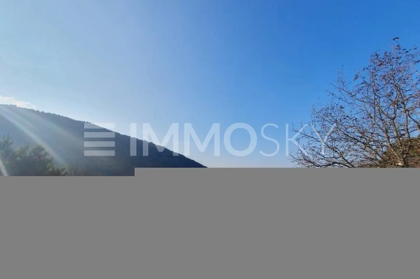 Opportunité de rénovation avec projet et extension de toit - Photo 1 sur 5